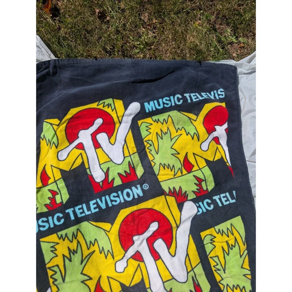 Vintage 1988 MTV Music Television Beach Bath Towel 29